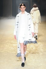 KBF 2015-16年秋冬コレクション - 多彩なシルエットで、旅に想いを馳せて｜写真25