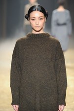 KBF 2015-16年秋冬コレクション - 多彩なシルエットで、旅に想いを馳せて｜写真29