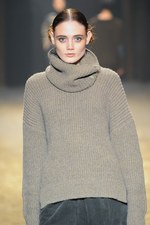 KBF 2015-16年秋冬コレクション - 多彩なシルエットで、旅に想いを馳せて｜写真31