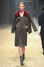 KBF 2015-16年秋冬コレクション - 多彩なシルエットで、旅に想いを馳せて｜写真37