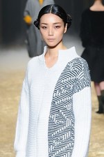 KBF 2015-16年秋冬コレクション - 多彩なシルエットで、旅に想いを馳せて｜写真66