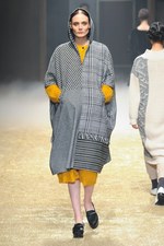 KBF 2015-16年秋冬コレクション - 多彩なシルエットで、旅に想いを馳せて｜写真67