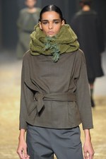 KBF 2015-16年秋冬コレクション - 多彩なシルエットで、旅に想いを馳せて｜写真82