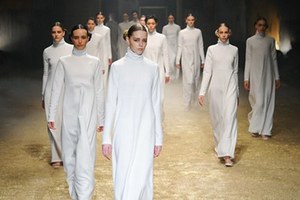 KBF 2015-16年秋冬コレクション - 多彩なシルエットで、旅に想いを馳せて