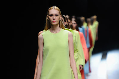 ハナエモリ マニュスクリ 2015-16年秋冬コレクション - 相反するものを重ねて