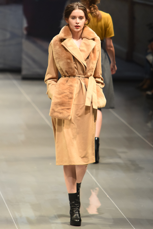 ユキ トリヰ インターナショナル 2015-16年秋冬<span>コレクション</span> - 写真18