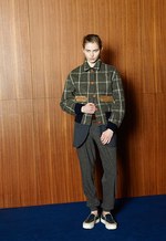 kolor 2015-16年秋冬コレクション - 個性を凝縮させた、動きのあるフォークフロア｜写真22