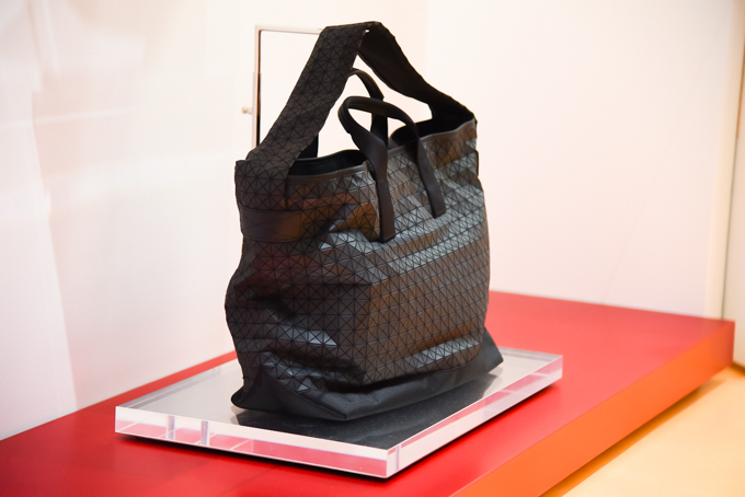 イッセイ ミヤケが丸の内に新ショップ ファッションアイテムから香水 照明まで展開 ファッションプレス イッセイ ミヤケが丸の内に新ショップ ファッションアイテムから香水 照明まで展開 ファッションプレス