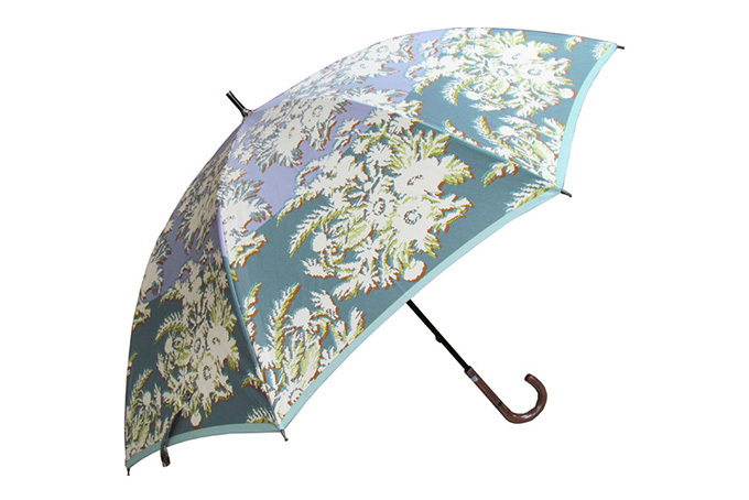 色鮮やかなスカーフが傘に！美しいテキスタイルのコレクションがパリ発「エピス」から登場 | 写真