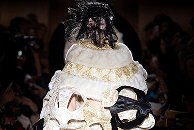 2015-16年秋冬パリコレクション｜コム デ ギャルソン 2015-16年秋冬コレクション - モノトーンが奏でるシルエットの妙