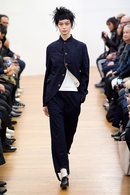 コム デ ギャルソン・コム デ ギャルソン(COMME des GARÇONS COMME des GARÇONS) 2015-16年秋冬ウィメンズコレクション  - 写真37