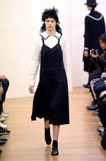 コム デ ギャルソン・コム デ ギャルソン 2015‐16年秋冬コレクション - 時折魅せる無邪気さ｜写真4