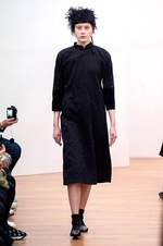 コム デ ギャルソン・コム デ ギャルソン 2015‐16年秋冬コレクション - 時折魅せる無邪気さ｜写真9