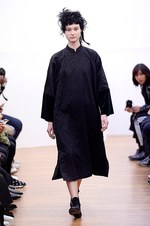 コム デ ギャルソン・コム デ ギャルソン 2015‐16年秋冬コレクション - 時折魅せる無邪気さ｜写真10