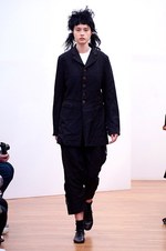 コム デ ギャルソン・コム デ ギャルソン 2015‐16年秋冬コレクション - 時折魅せる無邪気さ｜写真12