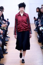 コム デ ギャルソン・コム デ ギャルソン 2015‐16年秋冬コレクション - 時折魅せる無邪気さ｜写真14