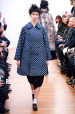 コム デ ギャルソン・コム デ ギャルソン 2015‐16年秋冬コレクション - 時折魅せる無邪気さ｜写真21