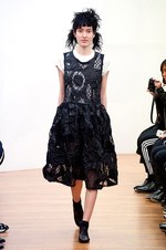 コム デ ギャルソン・コム デ ギャルソン 2015‐16年秋冬コレクション - 時折魅せる無邪気さ｜写真23