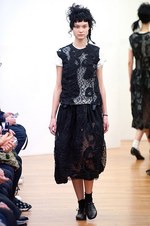 コム デ ギャルソン・コム デ ギャルソン 2015‐16年秋冬コレクション - 時折魅せる無邪気さ｜写真26