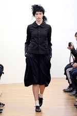 コム デ ギャルソン・コム デ ギャルソン 2015‐16年秋冬コレクション - 時折魅せる無邪気さ｜写真27