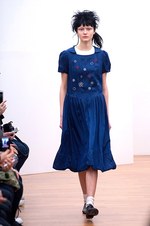 コム デ ギャルソン・コム デ ギャルソン 2015‐16年秋冬コレクション - 時折魅せる無邪気さ｜写真32