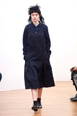 コム デ ギャルソン・コム デ ギャルソン 2015‐16年秋冬コレクション - 時折魅せる無邪気さ｜写真36