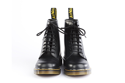 ドクターマーチンが大阪ルクア イーレにオープン - 最新レディースモデルを豊富に展開