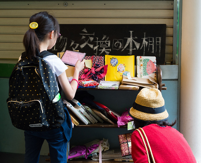 調布で「第11回東京蚤の市」アンティーク雑貨や古家具、ヴィンテージ洋服、選りすぐりのグルメも｜写真1