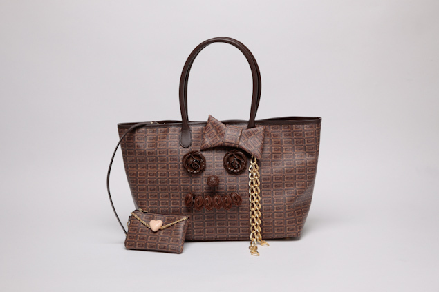 チョコレートのように甘い愛？　Q-pot.のアーティストとのコラボバッグ『Q-pot.&hearts;Q-pid.』