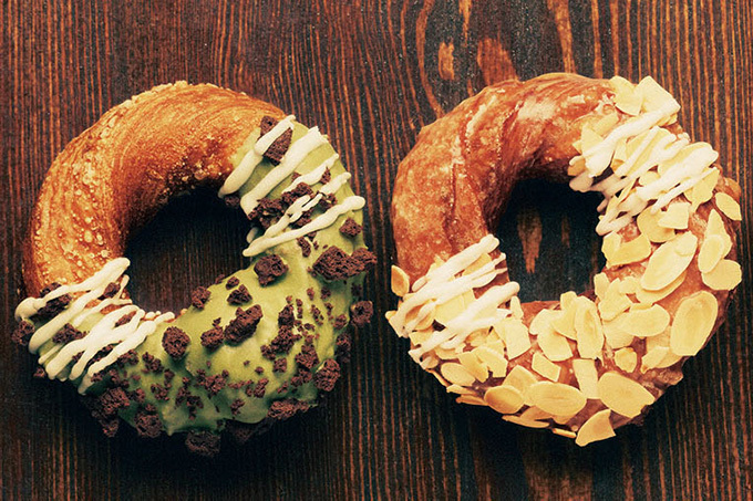 ミスタードーナツの新商品「ブルックリン メリーゴーランド」- クッキー生地×ベーグル生地の新食感 | 写真