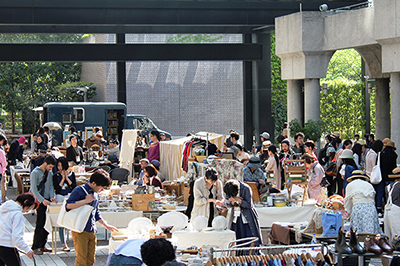 「赤坂蚤の市 in ARK HILLS」