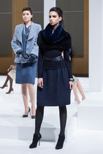 ジュン アシダ 2015-16年秋冬コレクション - ジュエルカラーと光沢感で届けるエレガンス｜写真20