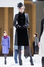 ジュン アシダ 2015-16年秋冬コレクション - ジュエルカラーと光沢感で届けるエレガンス｜写真23