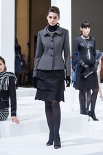 ジュン アシダ 2015-16年秋冬コレクション - ジュエルカラーと光沢感で届けるエレガンス｜写真31