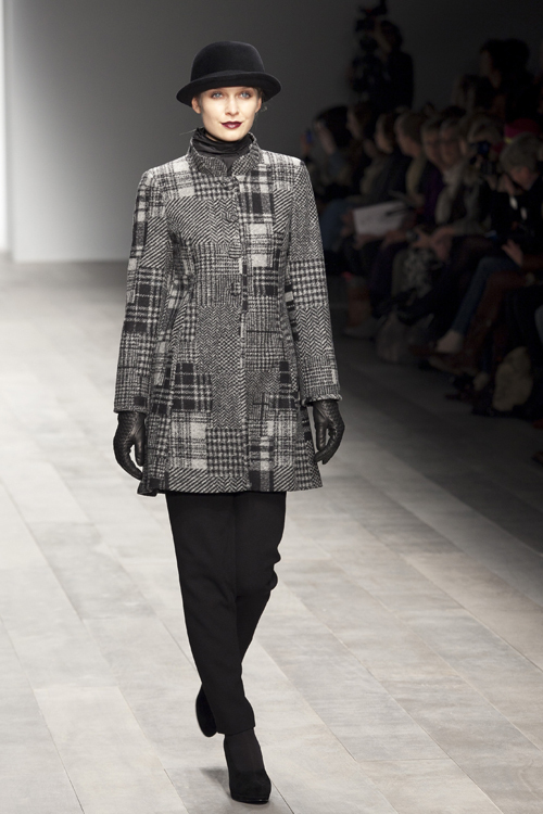 キャロライン チャールズ(Caroline Charles) 2011-12年秋冬ウィメンズコレクション シルエット - 写真9