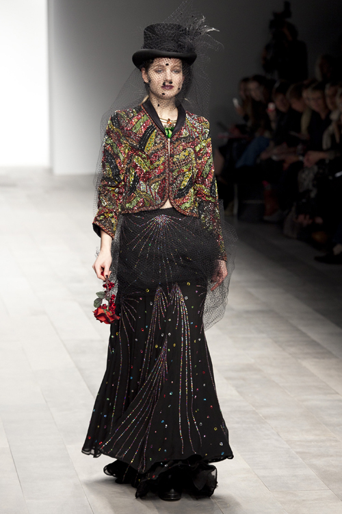 キャロライン チャールズ(Caroline Charles) 2011-12年秋冬ウィメンズコレクション シルエット - 写真41