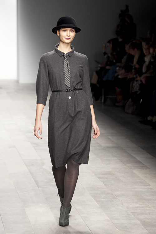 キャロライン チャールズ(Caroline Charles) 2011-12年秋冬ウィメンズコレクション シルエット - 写真8