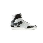 ジャスト カヴァリ、メンズシューズコレクションの限定ストアを新宿にオープン｜写真15