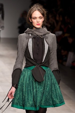 ボラ アクス(BORA AKSU) 2011-12年秋冬ウィメンズコレクション  - 写真13