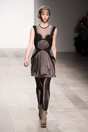 ボラ アクス(BORA AKSU) 2011-12年秋冬ウィメンズコレクション  - 写真27