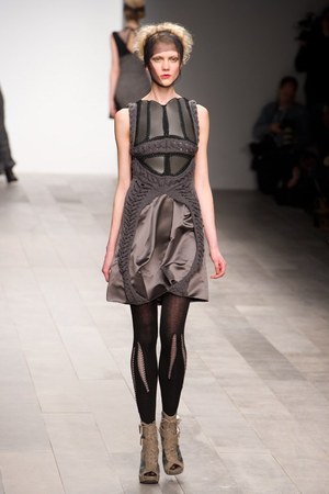 ボラ アクス(BORA AKSU) 2011-12年秋冬ウィメンズコレクション  - 写真28