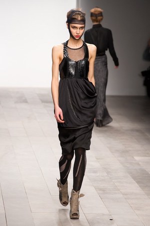 ボラ アクス(BORA AKSU) 2011-12年秋冬ウィメンズコレクション  - 写真31