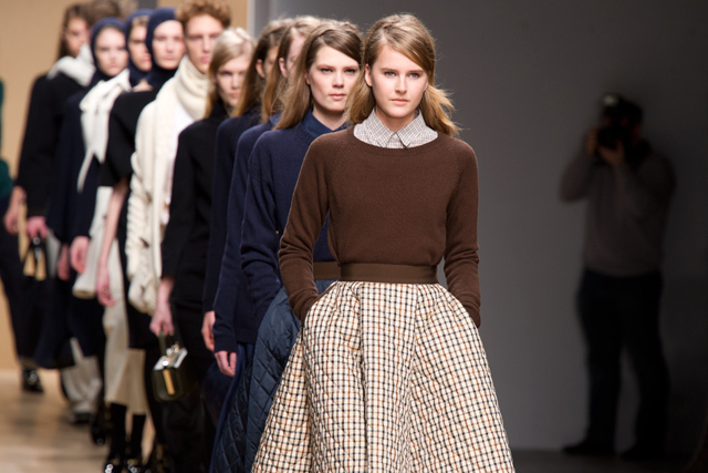 ダックス(DAKS) 2011-12年秋冬ウィメンズコレクション シルエット - 写真1