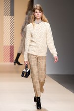 英国の遺産をコンテンポラリーなスタイルで引き継ぐDAKSの2011-2012年秋冬コレクション｜写真3