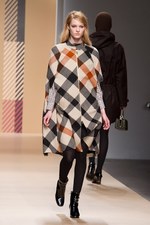 英国の遺産をコンテンポラリーなスタイルで引き継ぐDAKSの2011-2012年秋冬コレクション｜写真10