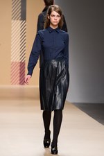 英国の遺産をコンテンポラリーなスタイルで引き継ぐDAKSの2011-2012年秋冬コレクション｜写真15