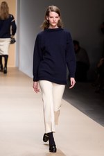 英国の遺産をコンテンポラリーなスタイルで引き継ぐDAKSの2011-2012年秋冬コレクション｜写真26