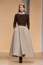 英国の遺産をコンテンポラリーなスタイルで引き継ぐDAKSの2011-2012年秋冬コレクション｜写真44