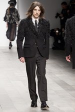 黒のバリエーションが圧巻、ジョン ロシャ(John Rocha)の2011年秋冬コレクション｜写真13