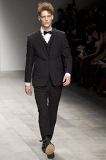 黒のバリエーションが圧巻、ジョン ロシャ(John Rocha)の2011年秋冬コレクション｜写真21